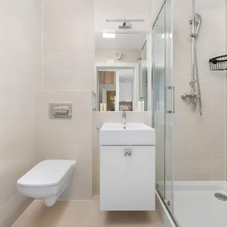 Apartment Klasyczny Z Balkonem We Wroclawiu By Renters