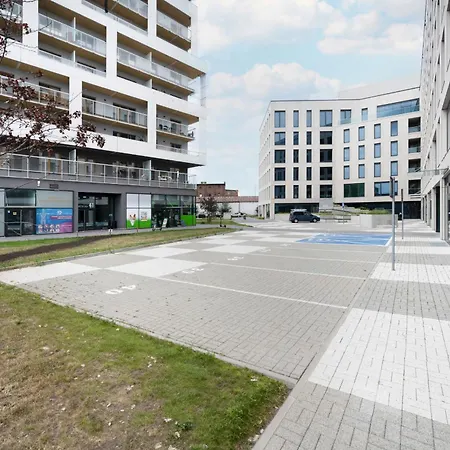 Apartment Klasyczny Z Balkonem We Wroclawiu By Renters Wroclaw
